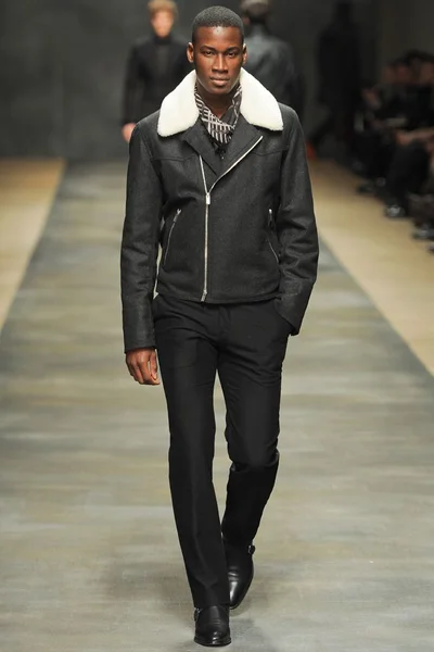 Look 11